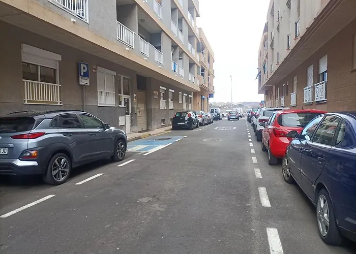 Sunny Harbour 阿罗纳